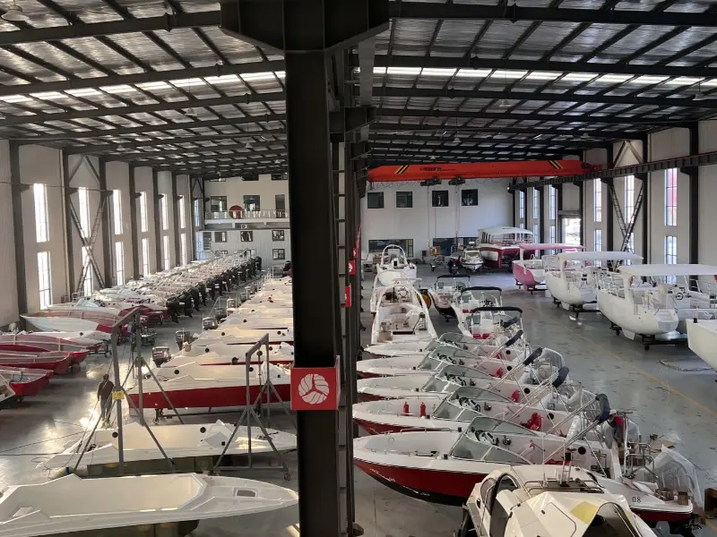 Лавада® јахта ће испоручити 42 комплета брзих чамаца по мери, посебно дизајнираних за водене услове планине БИЈИА.