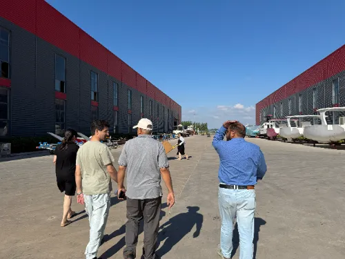 ЛАВАДА® добија пакистанске партнере за обилазак фабрике и пословну комуникацију